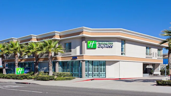 Holiday Inn Express Newport Beach, an IHG Hotel