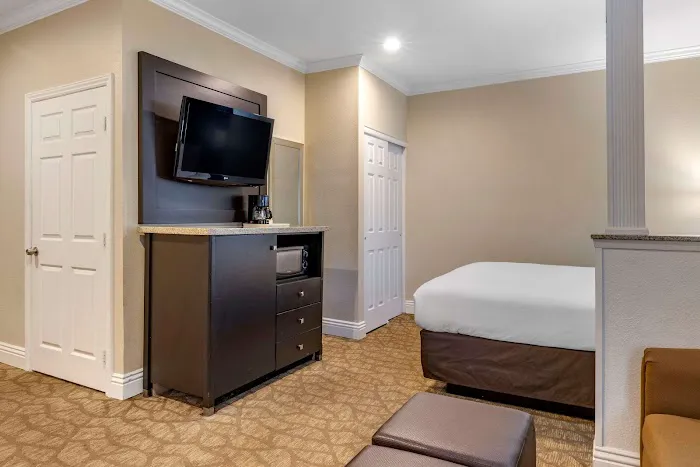 Comfort Inn & Suites Huntington Beach