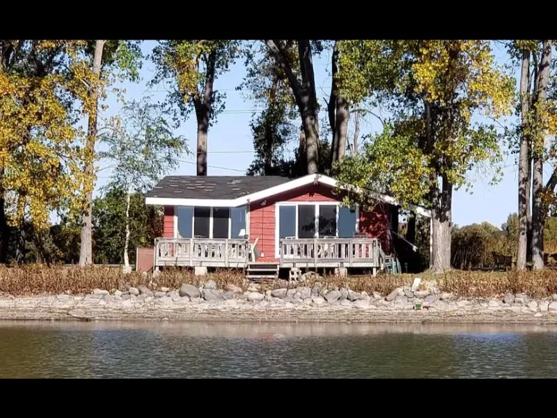 Cottages with Fishing Boat Rentals Nearby: Your Ideal Lakeside Getaway