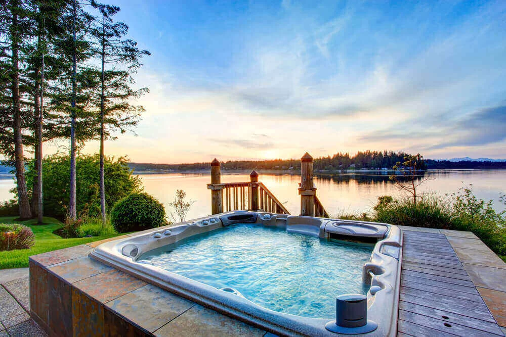 Cottages with Outdoor Hot Tubs and Views: Relax in Luxury with Scenic Retreats