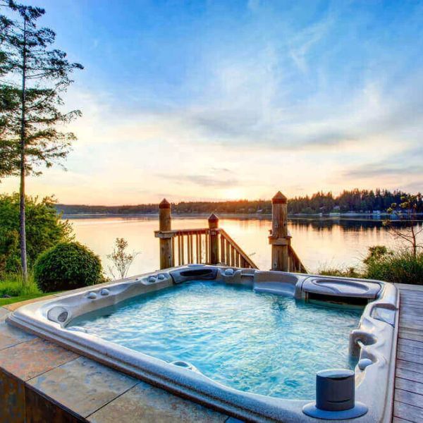 Cottages with Outdoor Hot Tubs and Views: Relax in Luxury with Scenic Retreats