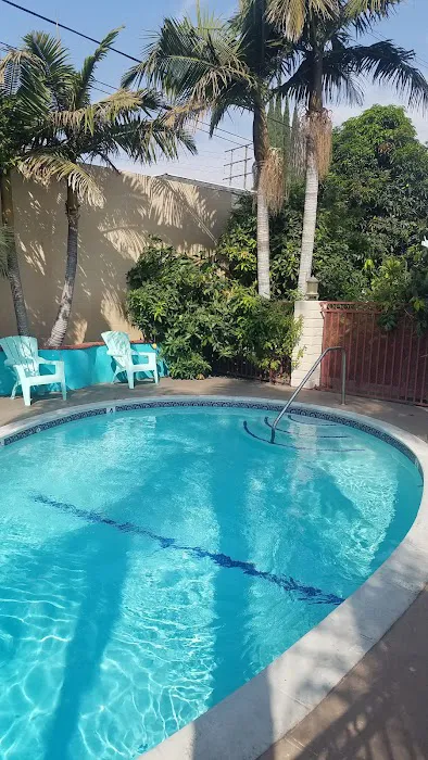 Tropic Lodge