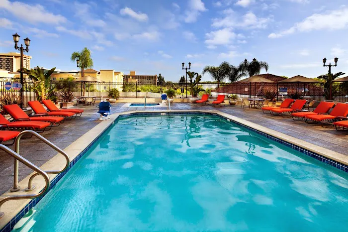 DoubleTree Suites by Hilton Hotel Anaheim Resort - Convention Center
