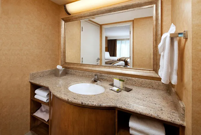DoubleTree Suites by Hilton Hotel Anaheim Resort - Convention Center