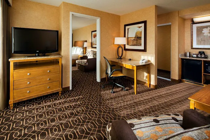 DoubleTree Suites by Hilton Hotel Anaheim Resort - Convention Center