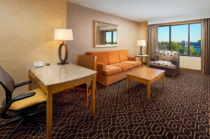 DoubleTree Suites by Hilton Hotel Anaheim Resort - Convention Center