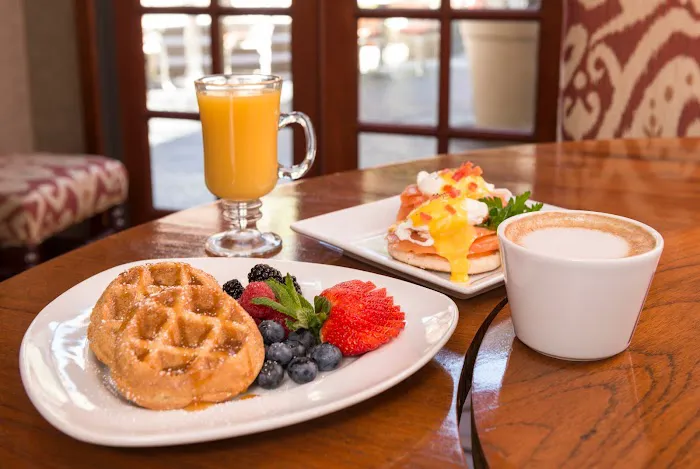 Le Chateau Garden Bistro