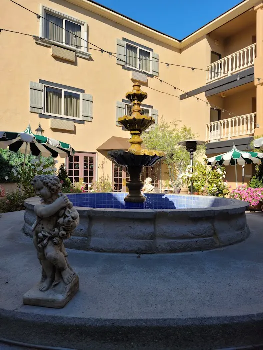 Le Chateau Garden Bistro
