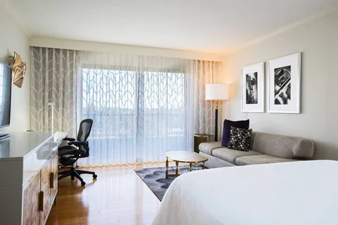 Avenue of the Arts Costa Mesa, a Tribute Portfolio Hotel