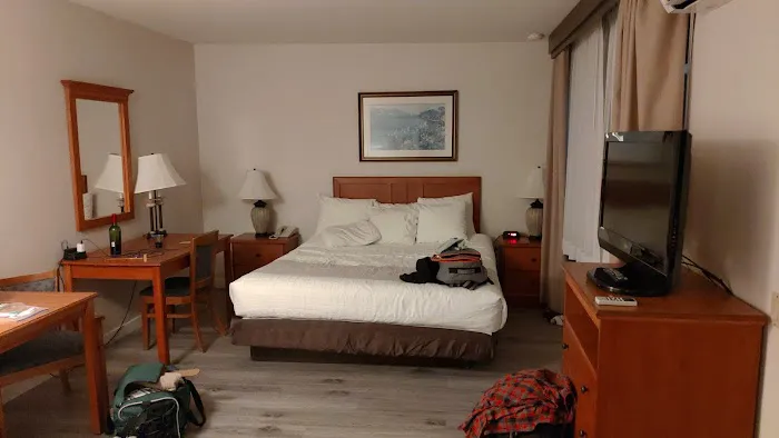 Newport Channel Inn